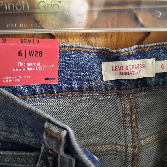 Levi Strauss Signature Women's Maxi Denim Skirt - Size 6/W28, NWT! - Picture 14 of 16